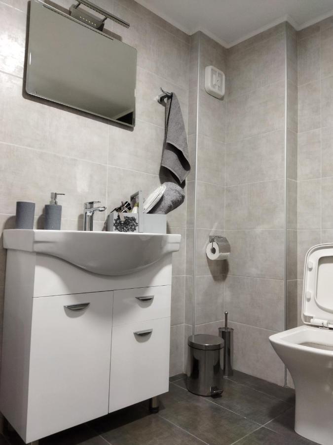 Grey Sense Luxury Apartment Iraklion Buitenkant foto