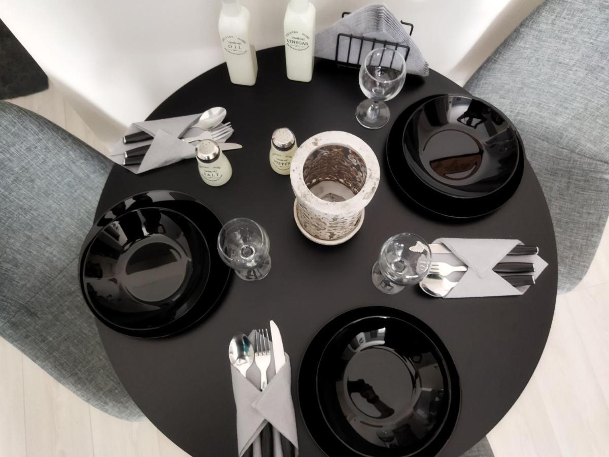 Grey Sense Luxury Apartment Iraklion Buitenkant foto