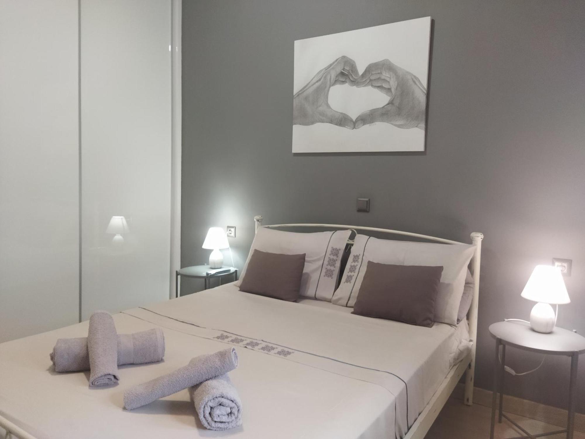 Grey Sense Luxury Apartment Iraklion Buitenkant foto
